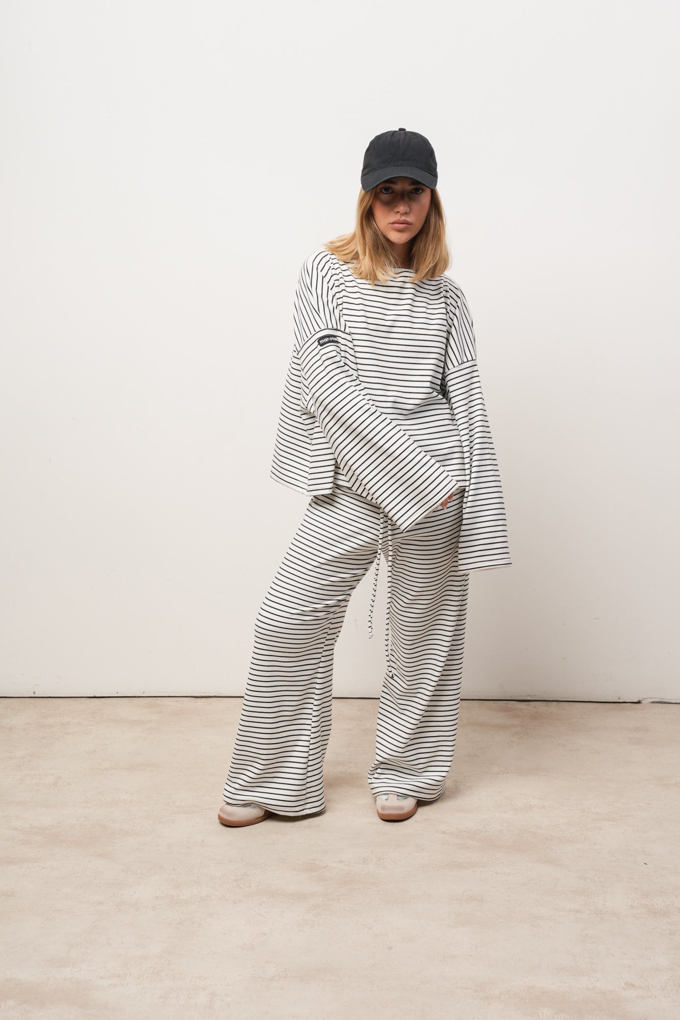 BUZO COMFY A RAYAS BLANCO