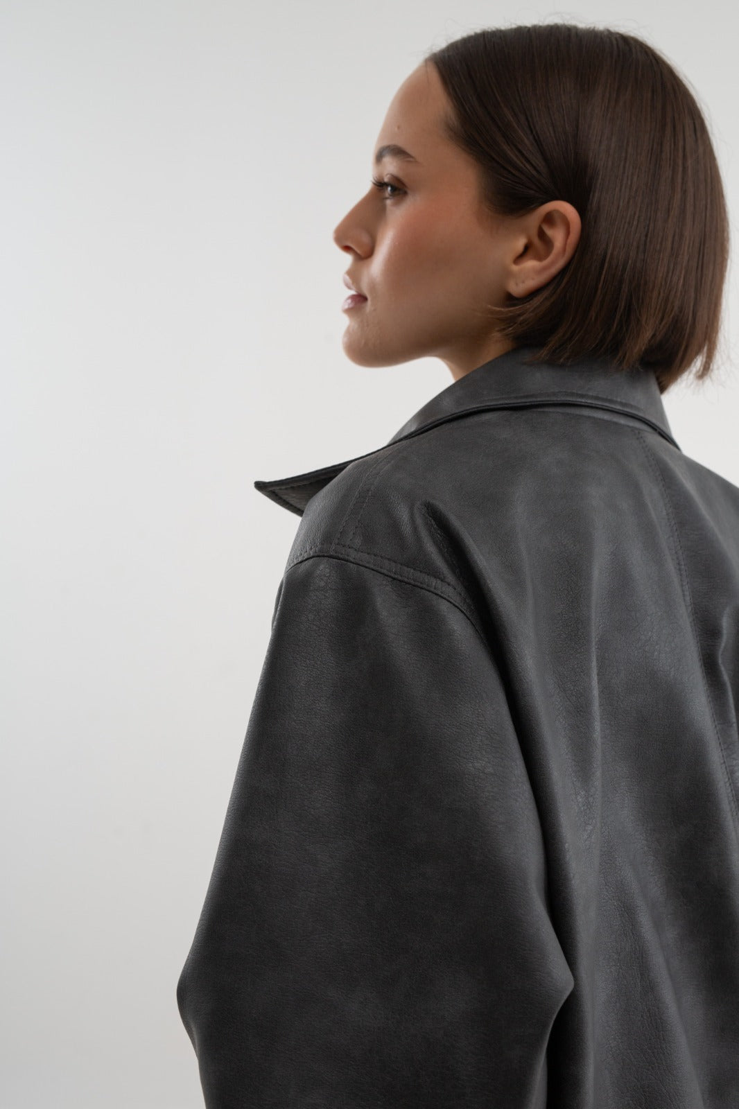 CAMPERA CUERINA GRIS VINTAGE