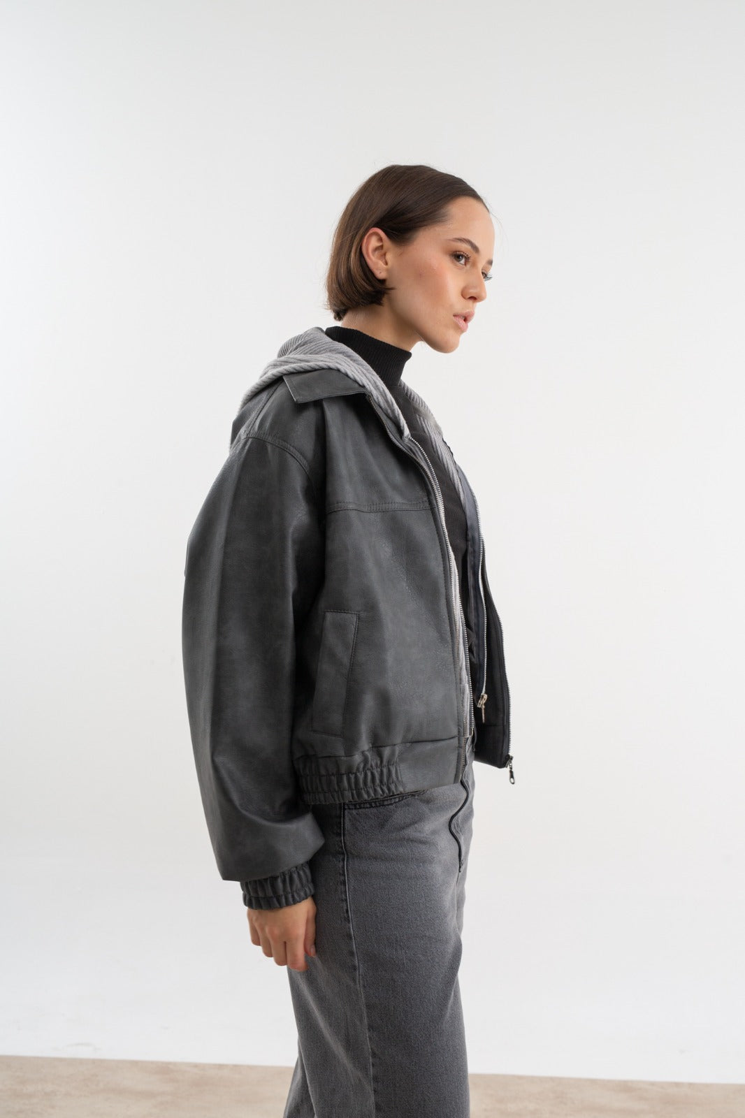CAMPERA CUERINA GRIS VINTAGE