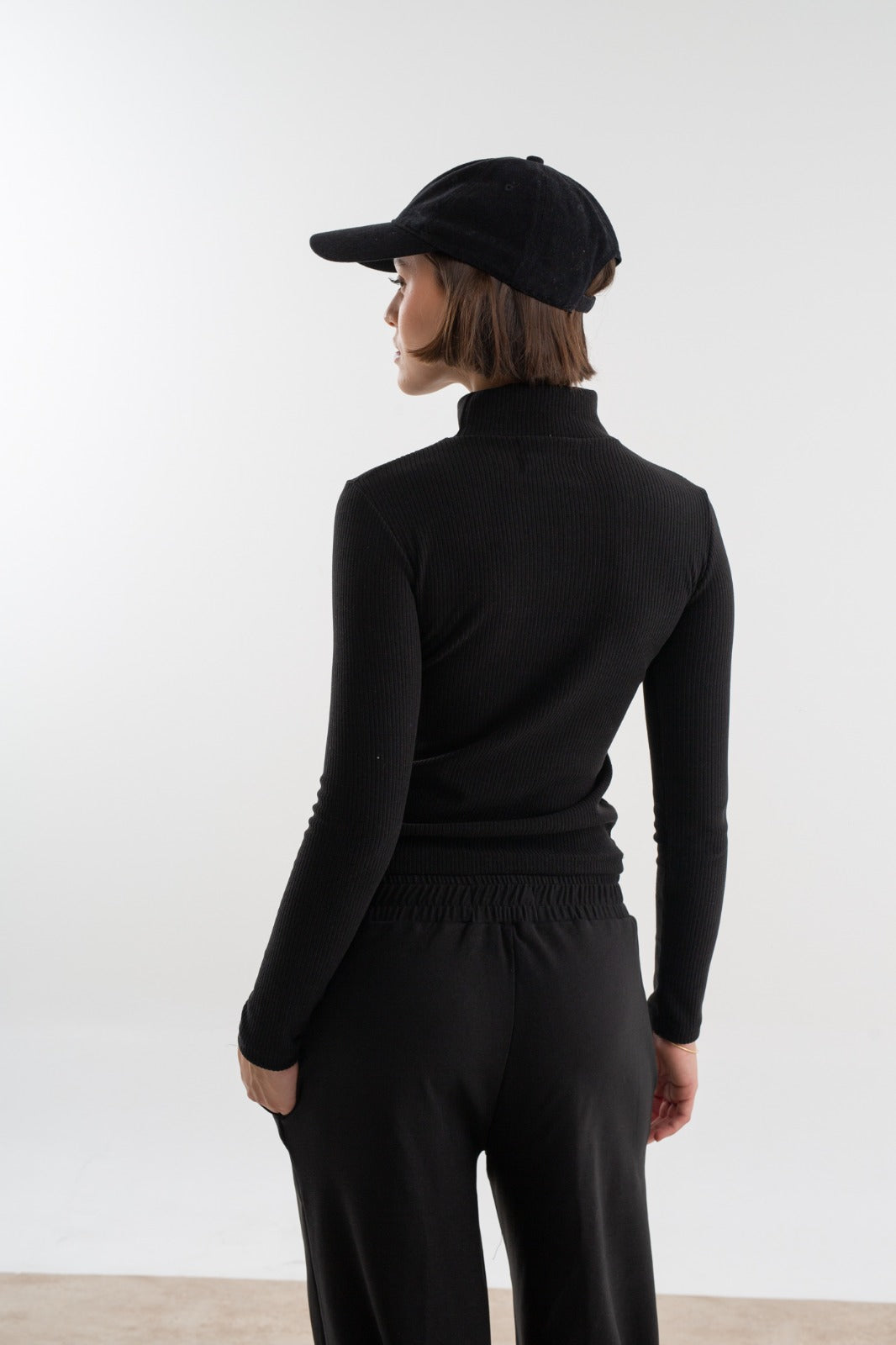 POLERA NEGRA
