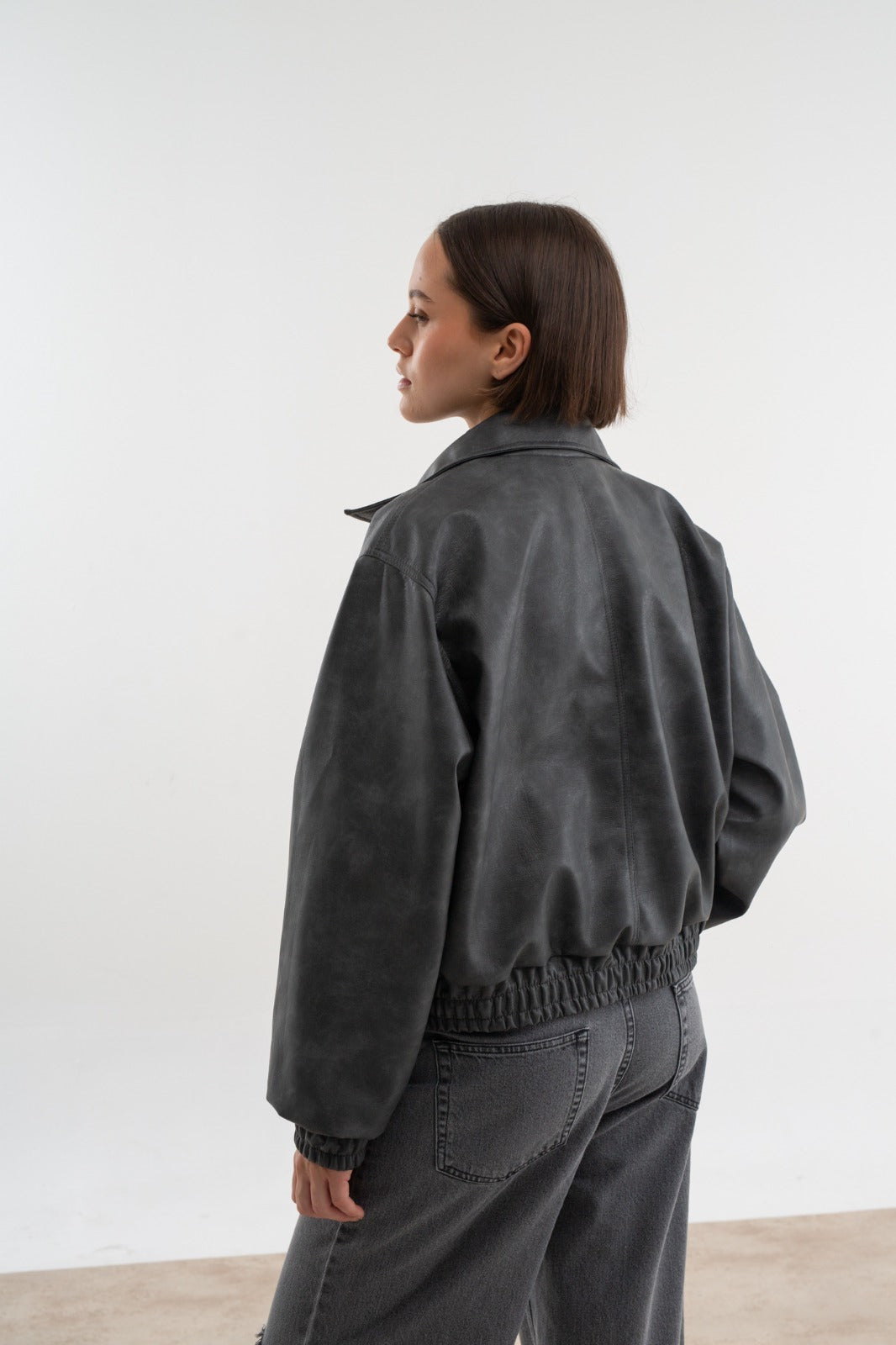 CAMPERA CUERINA GRIS VINTAGE