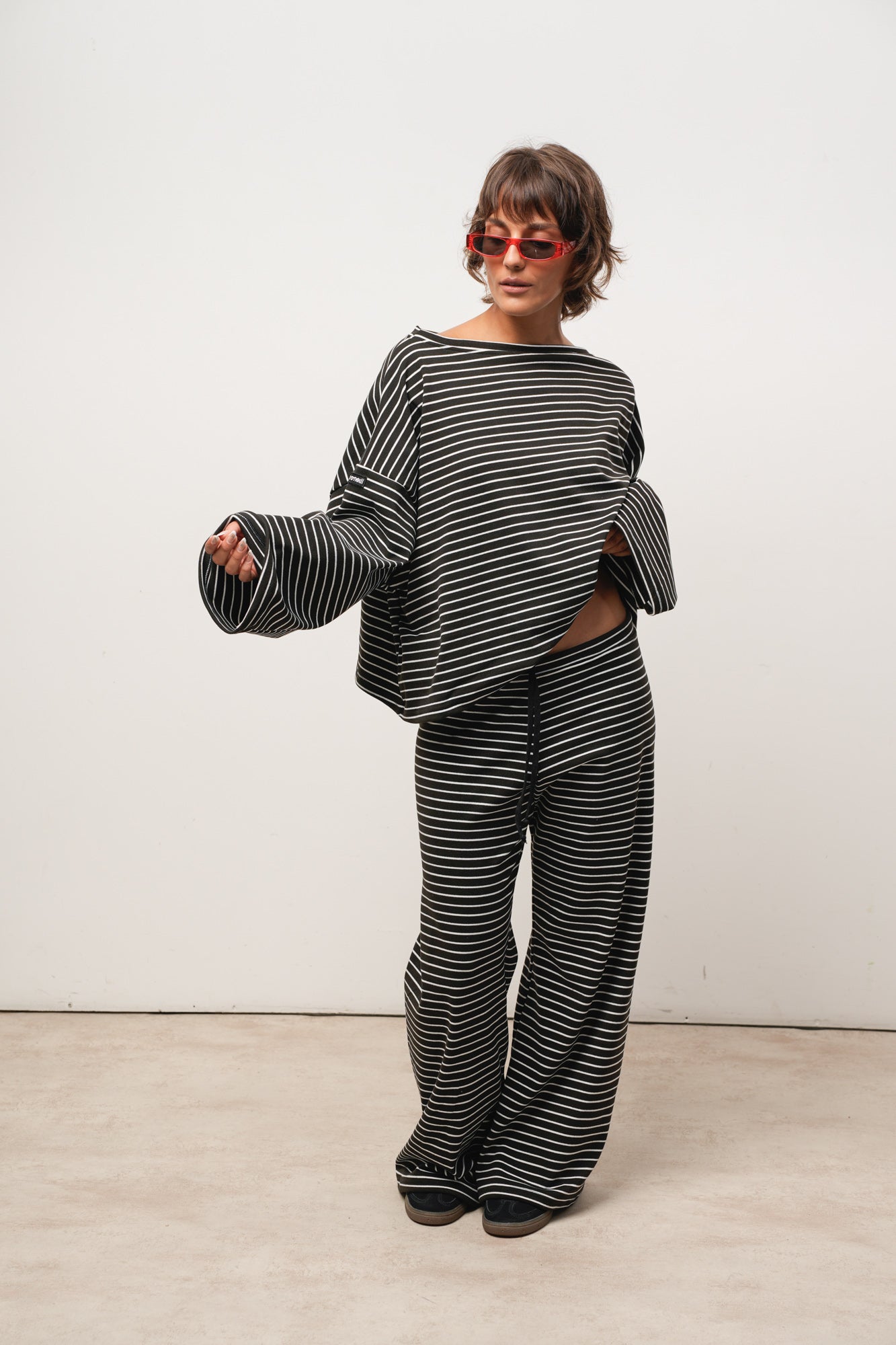 PANTALÓN COMFY RAYAS NEGRO
