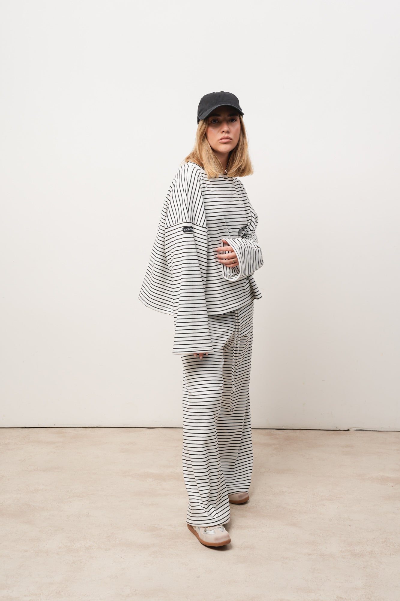 BUZO COMFY A RAYAS BLANCO