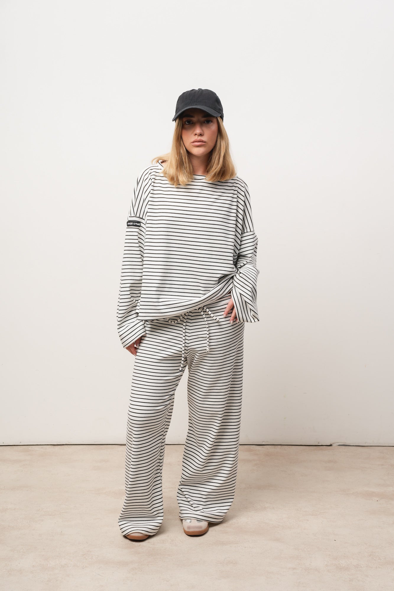 BUZO COMFY A RAYAS BLANCO
