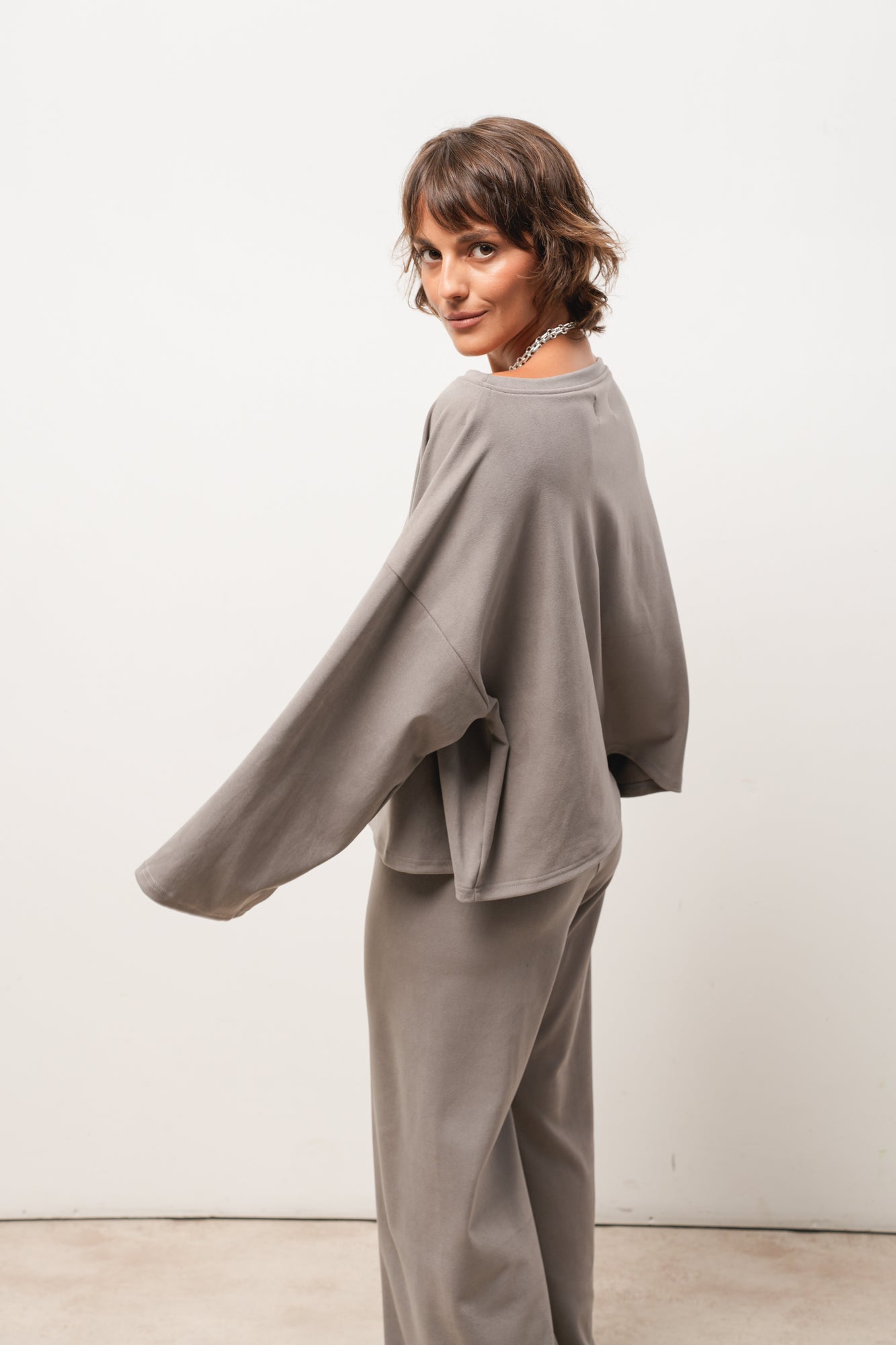 BUZO COMFY GRIS