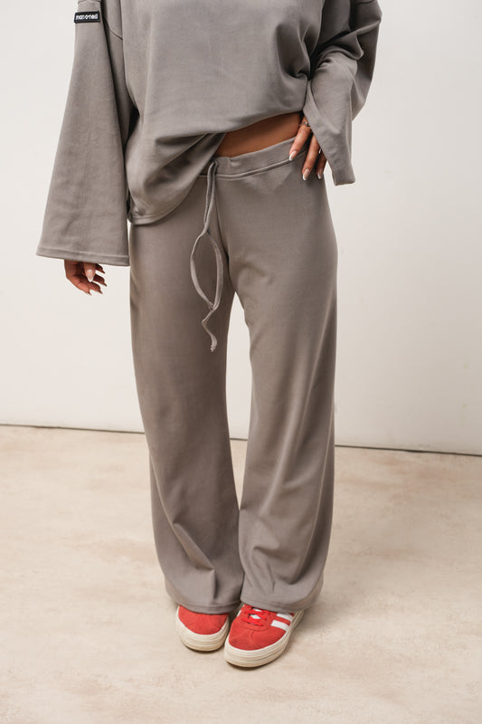 PANTALÓN COMFY GRIS