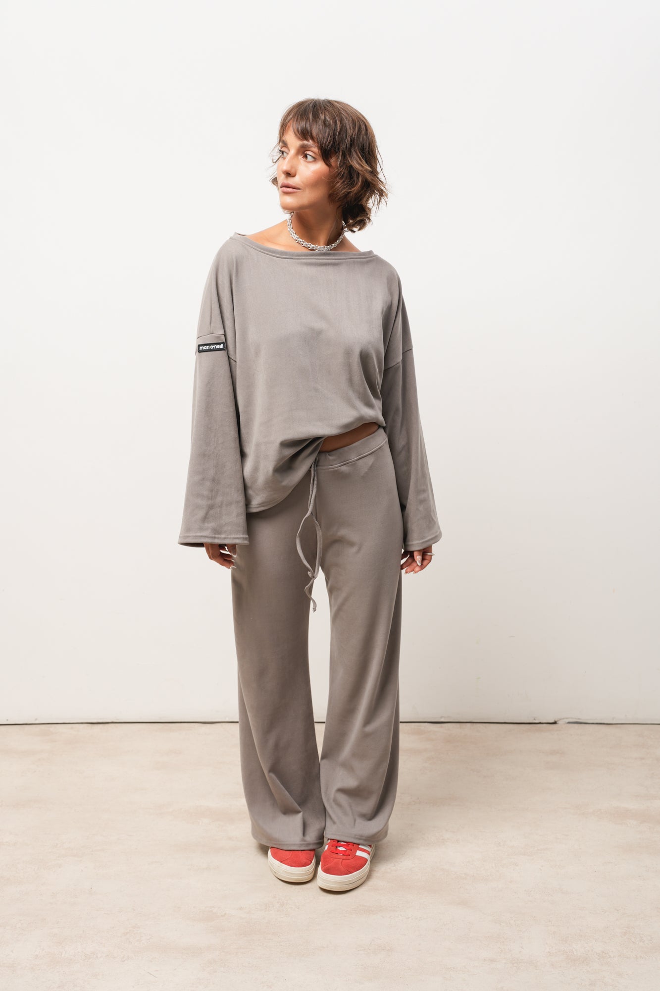 PANTALÓN COMFY GRIS