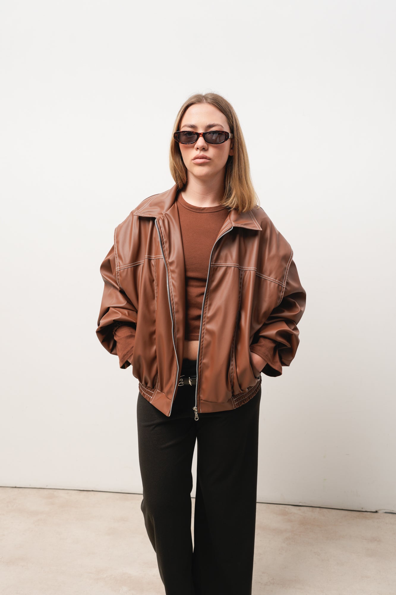CAMPERA CUERINA MARRÓN