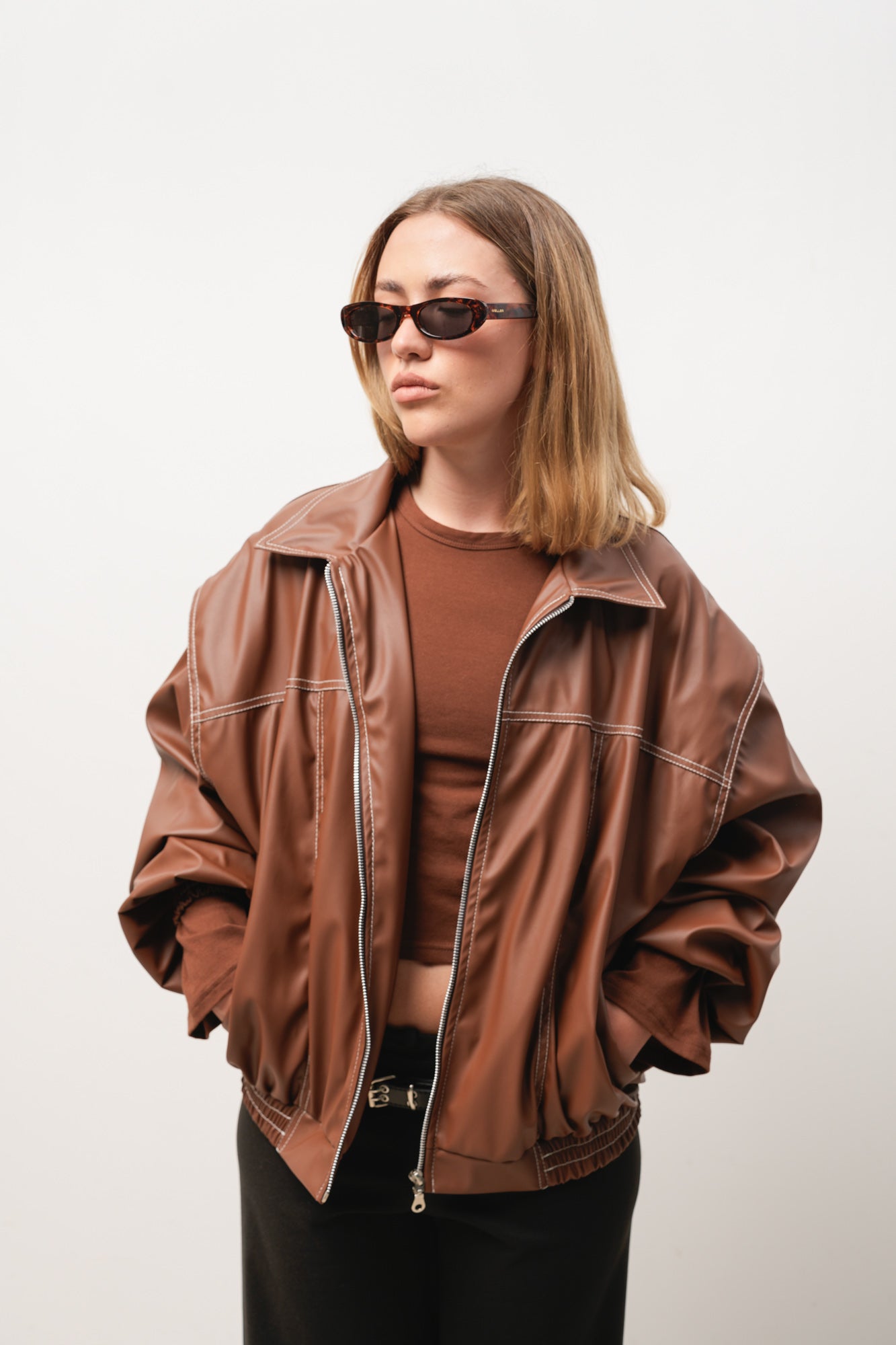 CAMPERA CUERINA MARRÓN
