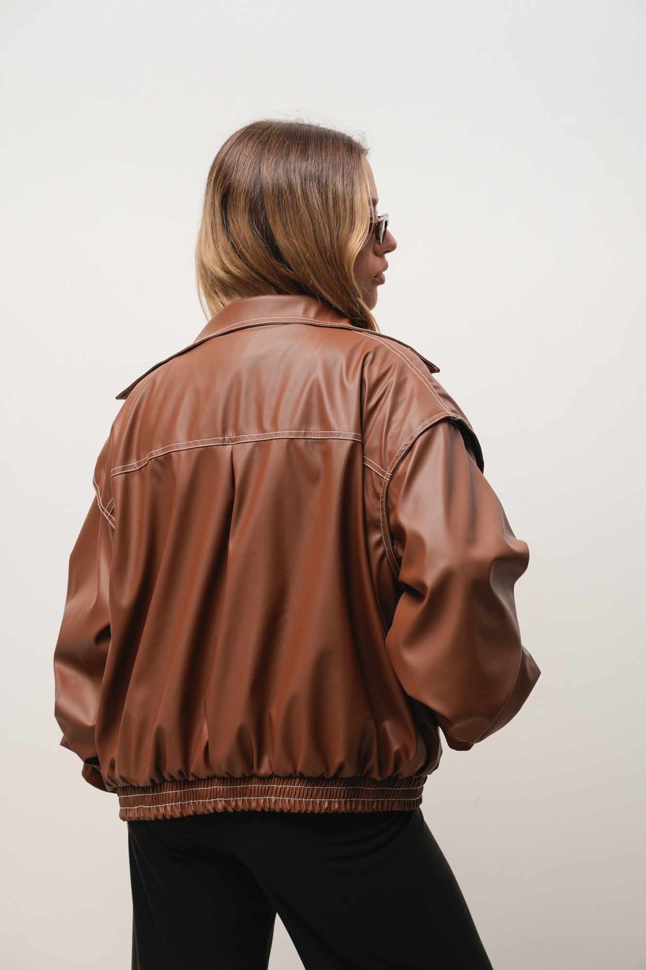 CAMPERA CUERINA MARRÓN