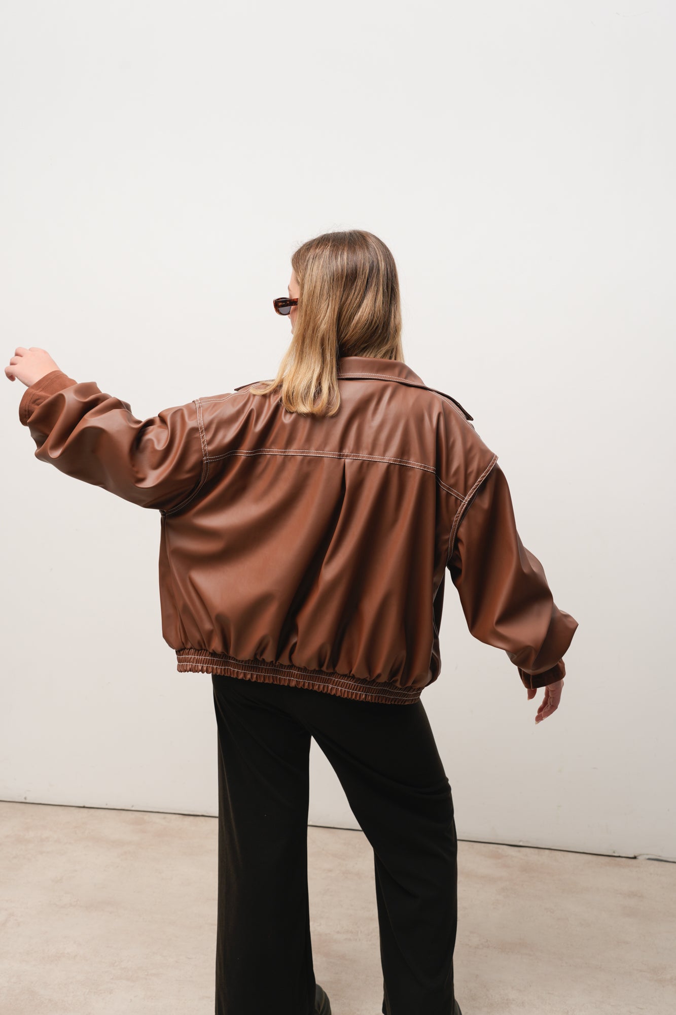 CAMPERA CUERINA MARRÓN