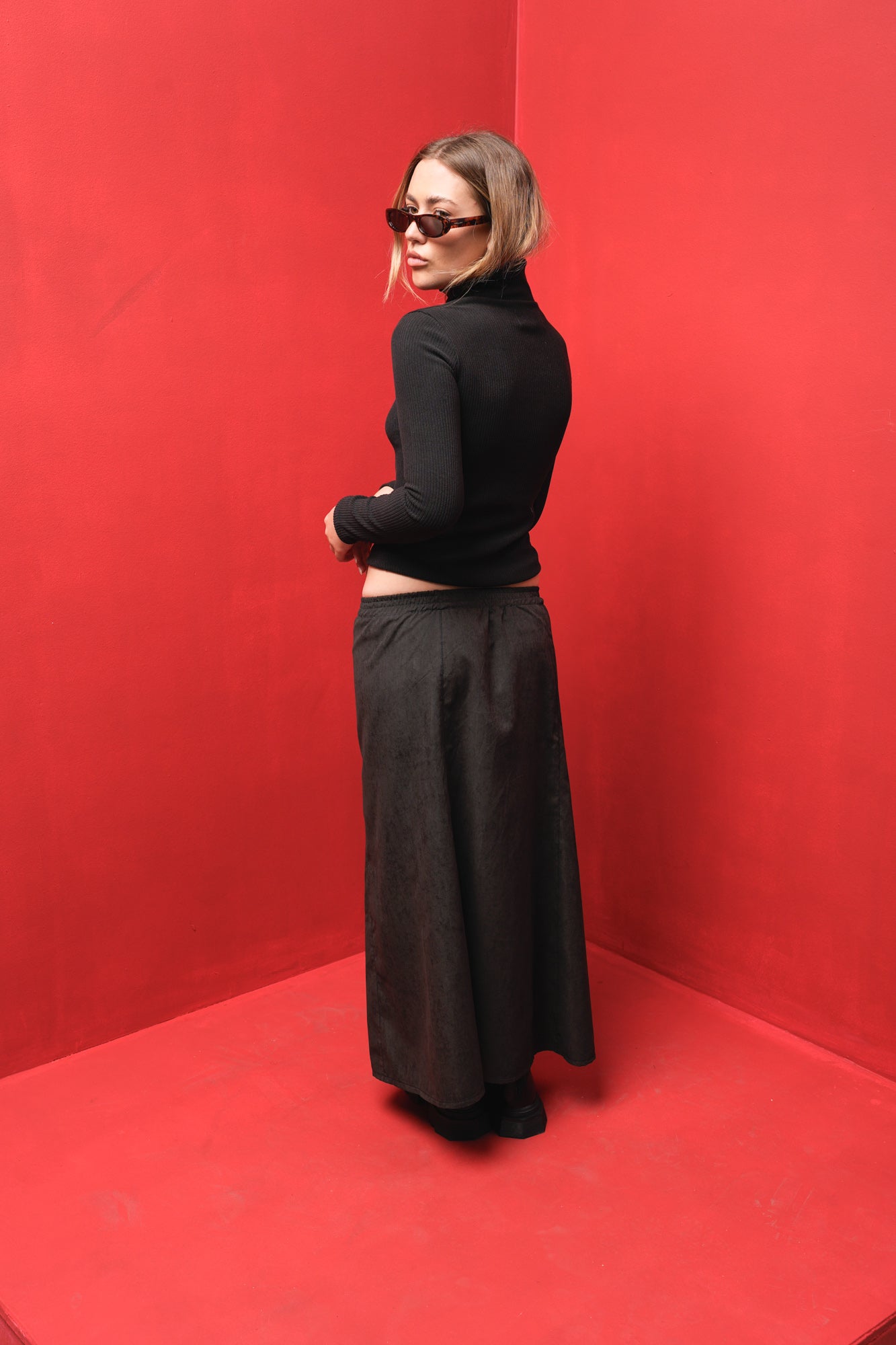 POLLERA NEGRA