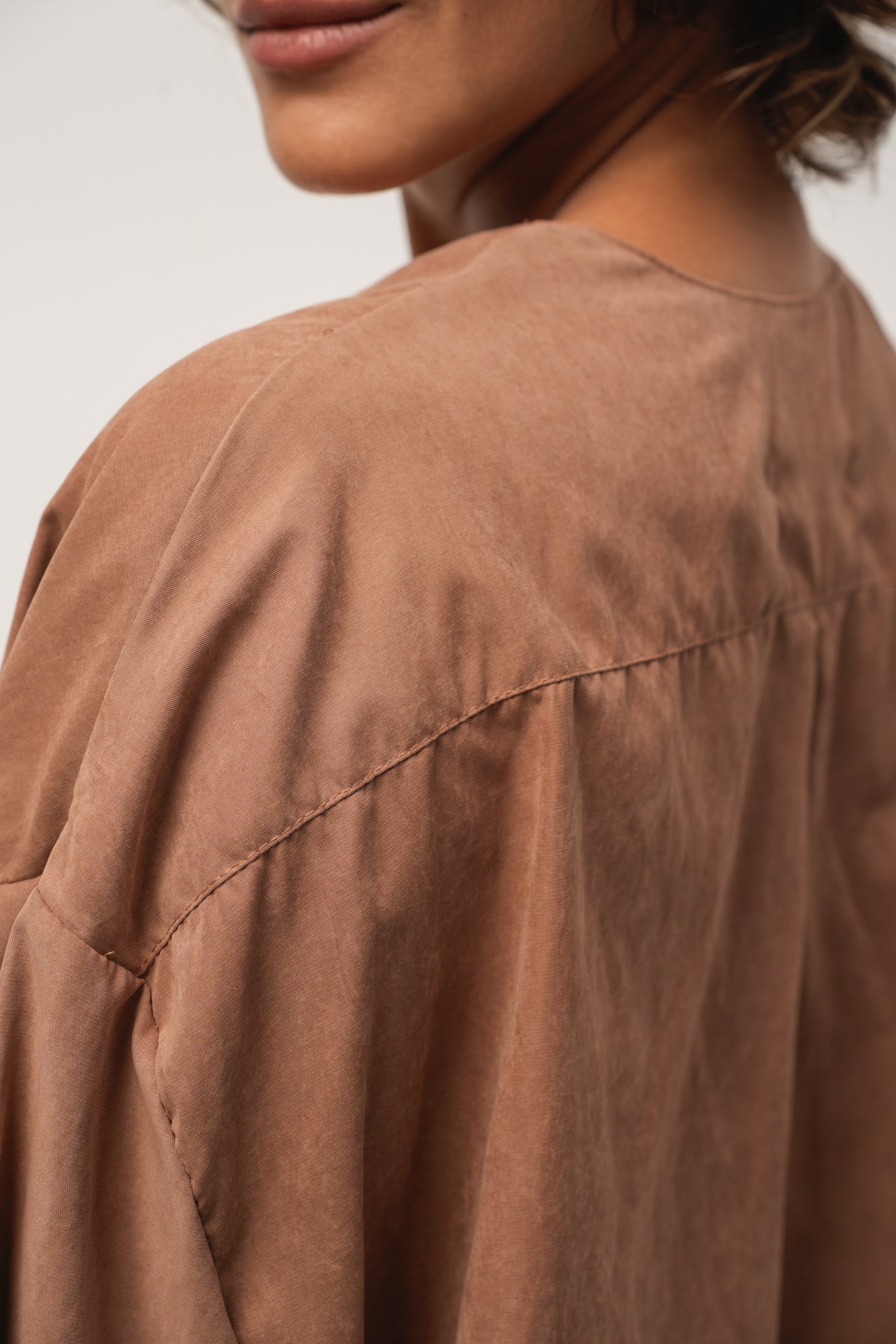 BLUSA MARRÓN