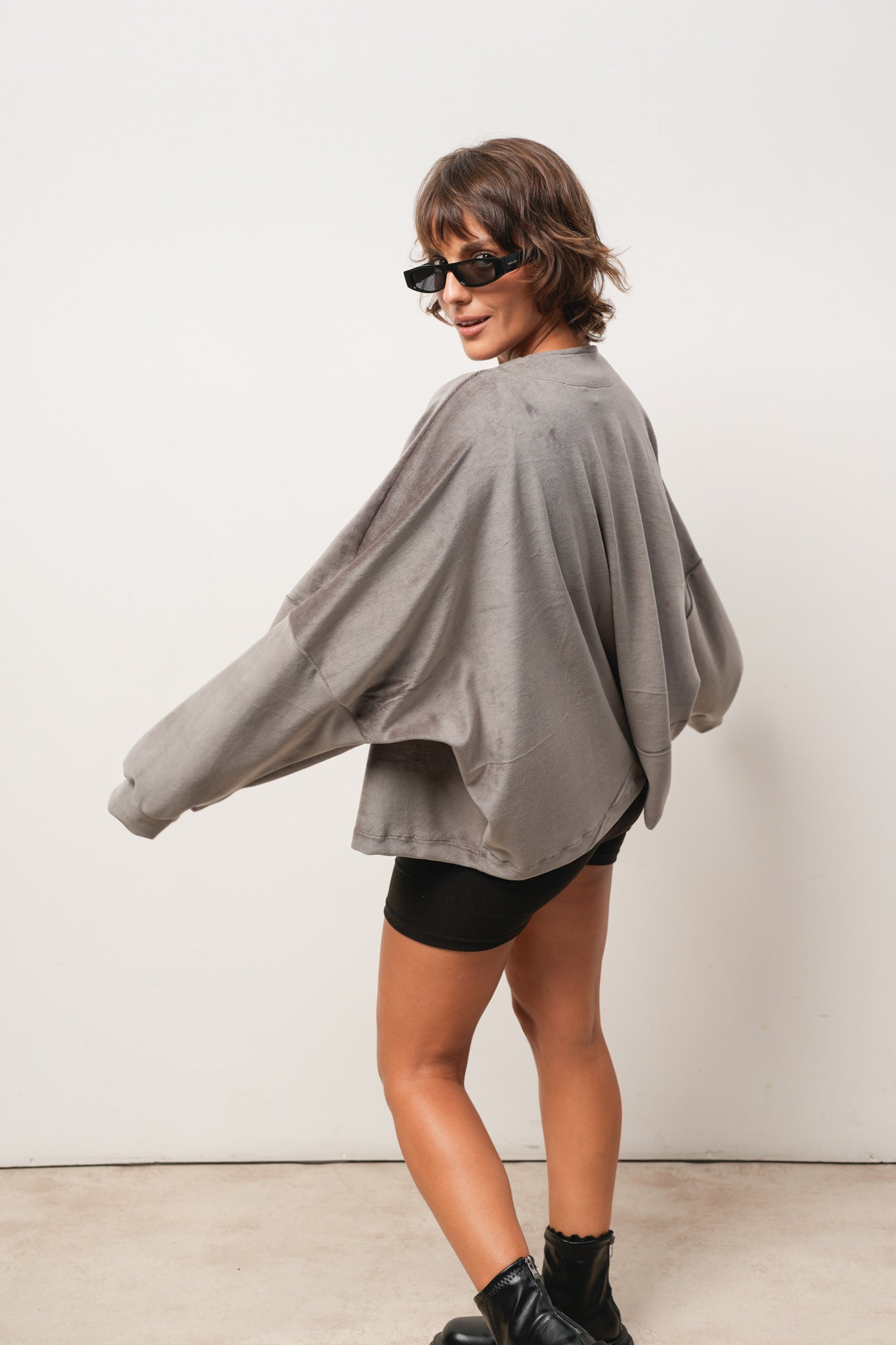 CAMISA PLUSH GRIS