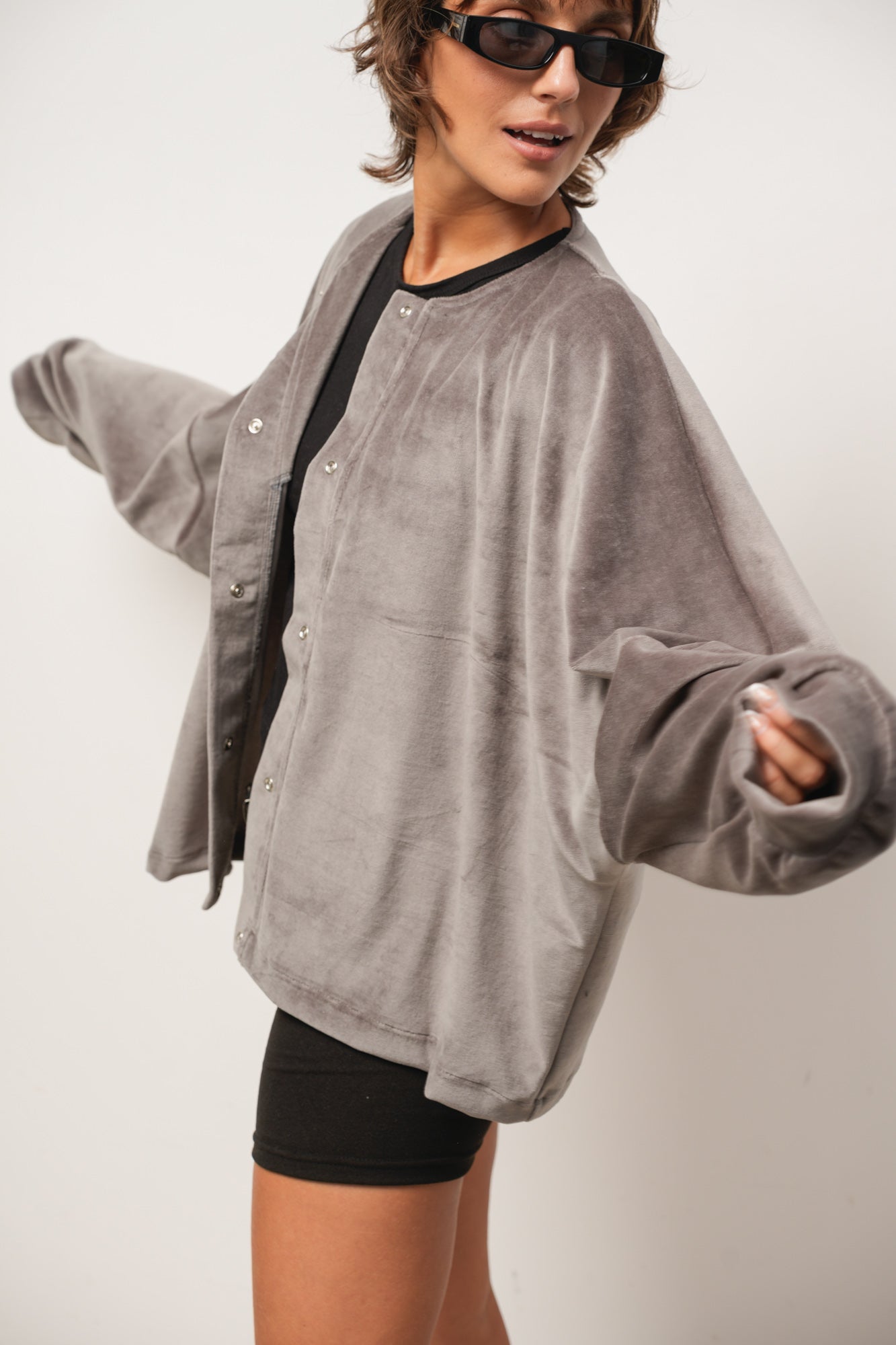 CAMISA PLUSH GRIS